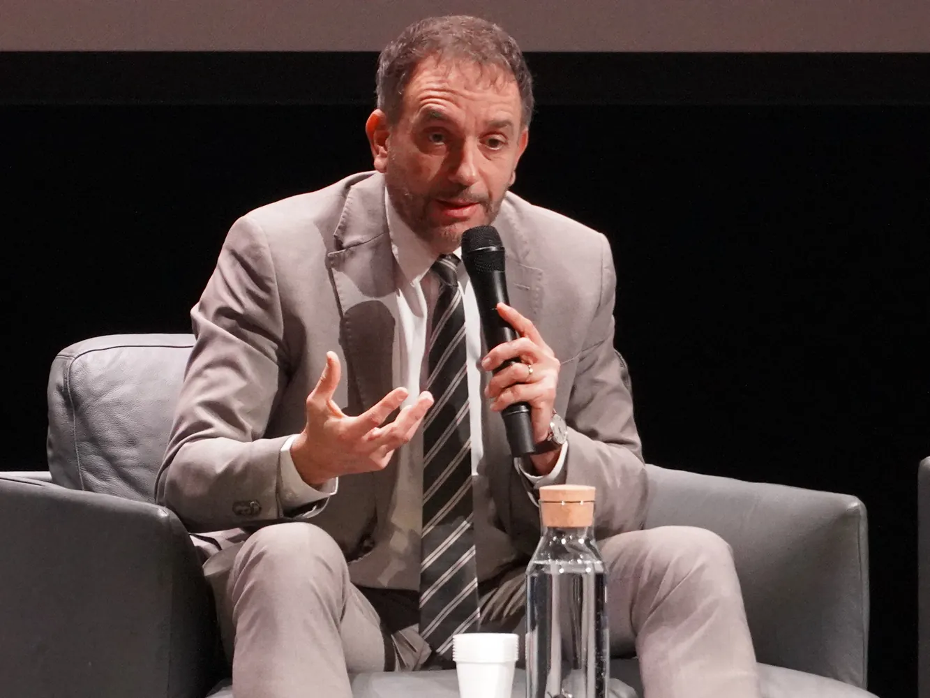 Foto dell’incontro Voci che sfidano la violenza di genere del Meeting del Volontariato 2025 "Il Coraggio della Speranza" 12 Dicembre 2025 ore 10:00 - Giuseppe Gatti procuratore aggiunto Repubblica Tribunale Bari